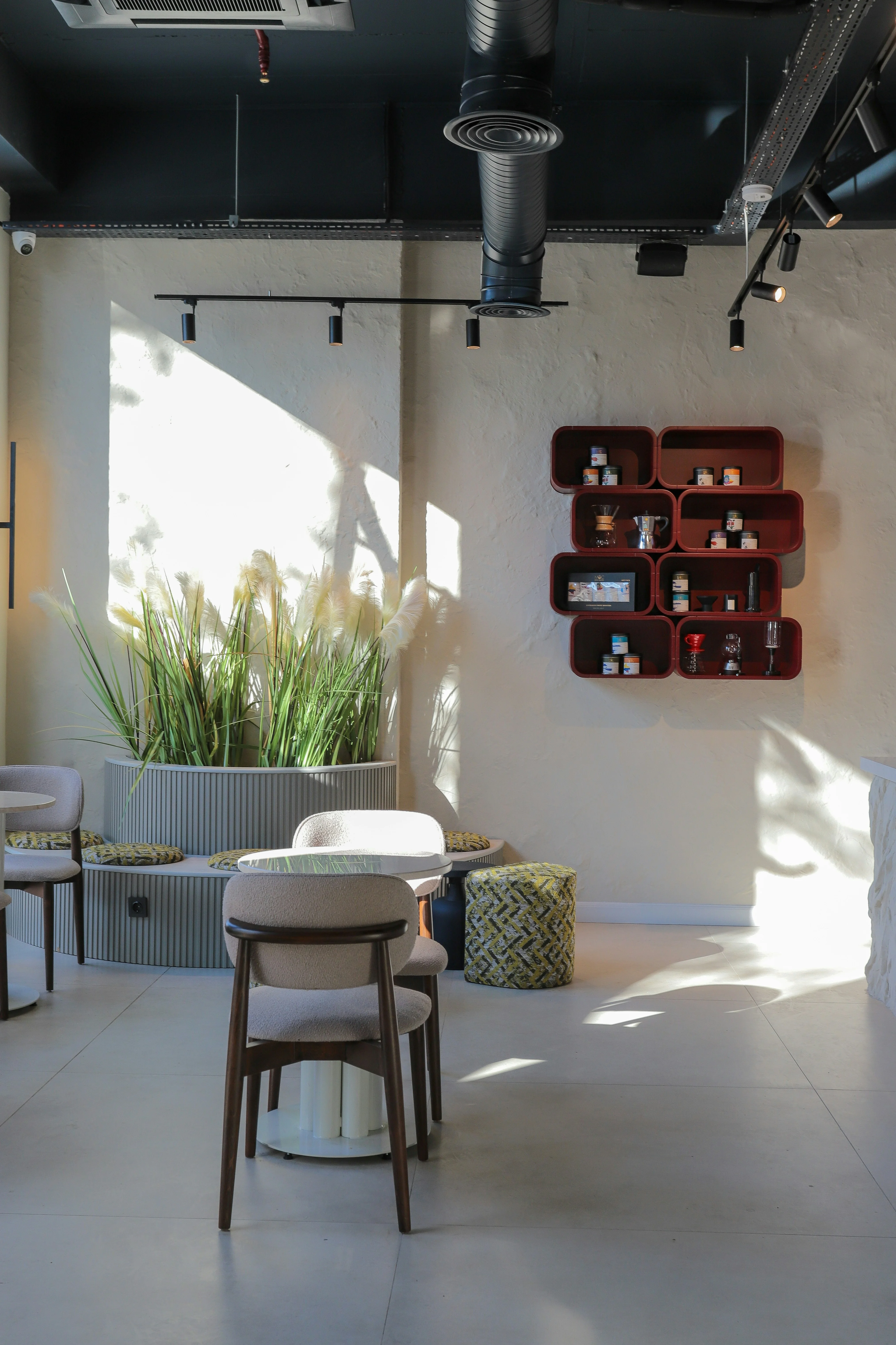 Premium retail setting